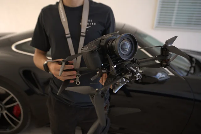 Cinelifter preparado para transportar uma câmera de cinema